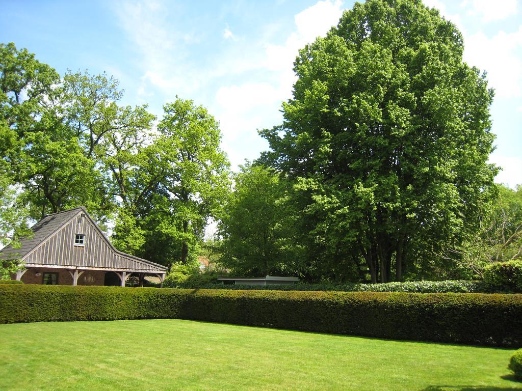 Under Oaks Hotel Westmalle Exterior photo